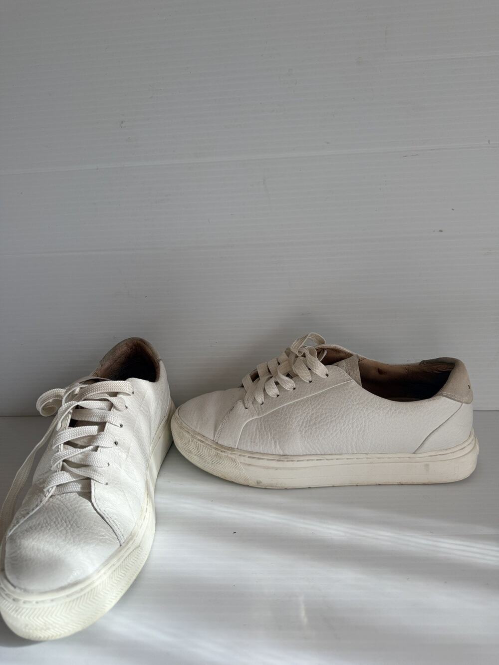 FRANKiE4 Women’s White Leather Sneakers Size 6 Gray Heel Comfortable Shoes